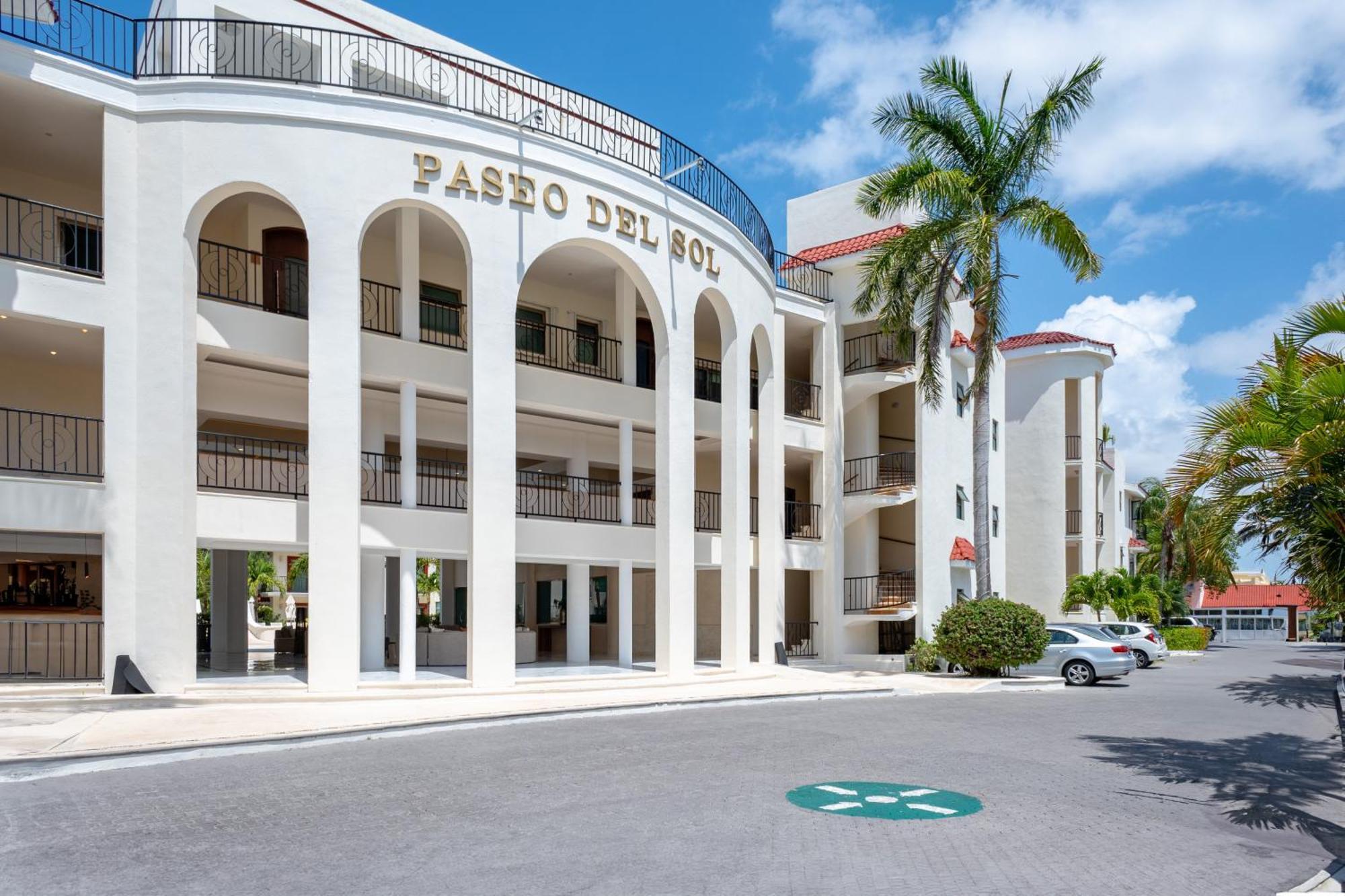 Paseo Del Sol Condohotel By Bvr Playa del Carmen Exterior photo