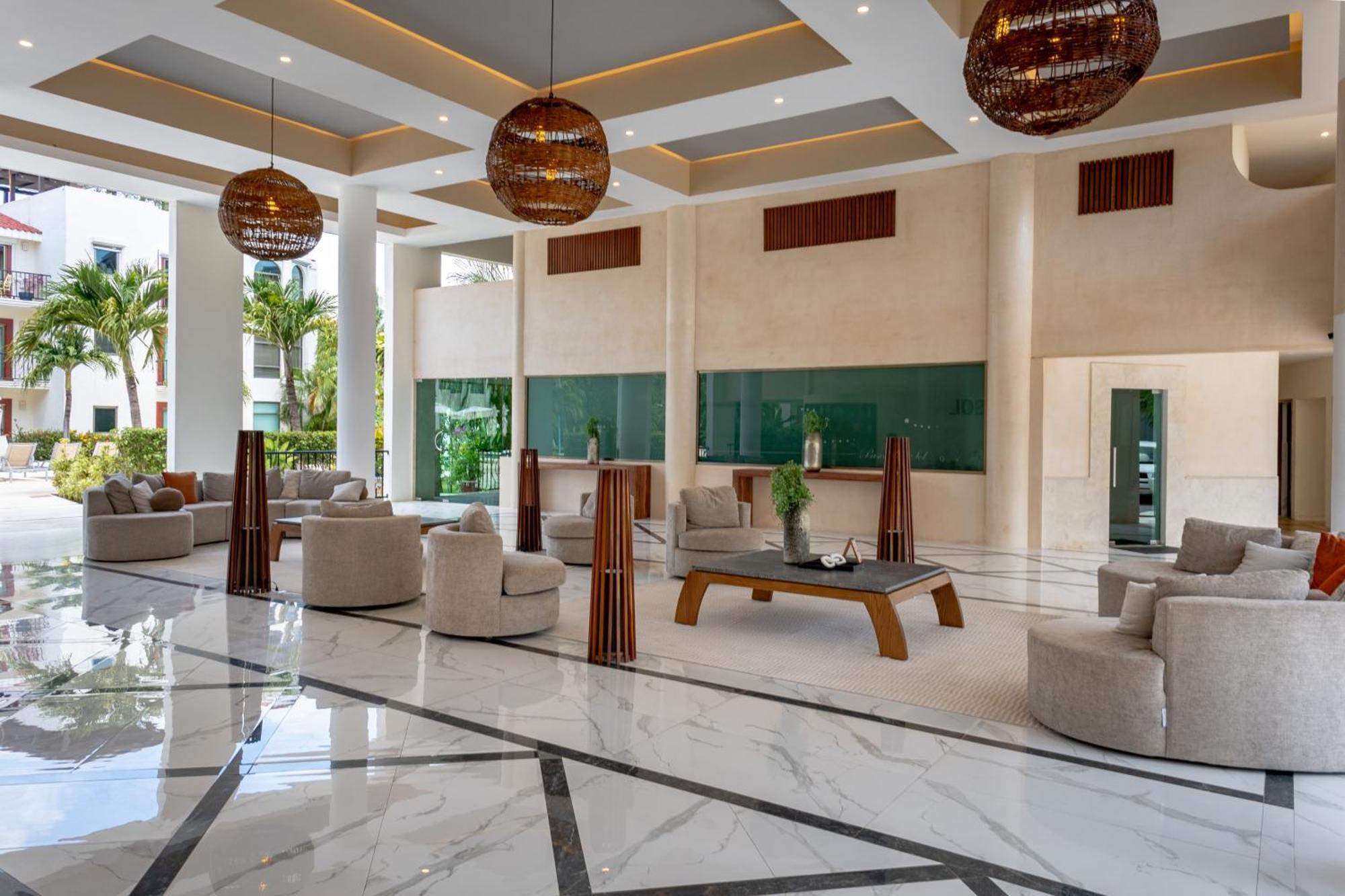 Paseo Del Sol Condohotel By Bvr Playa del Carmen Exterior photo